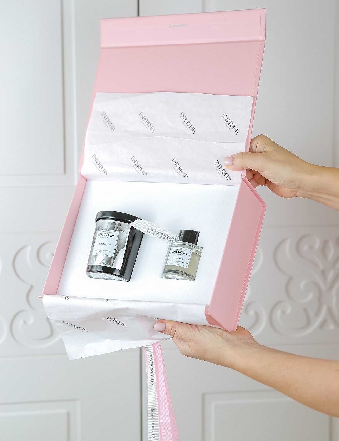 Набор розовый Endorphia, Black  (Свеча 140 гр, диффузор 50 мл.)